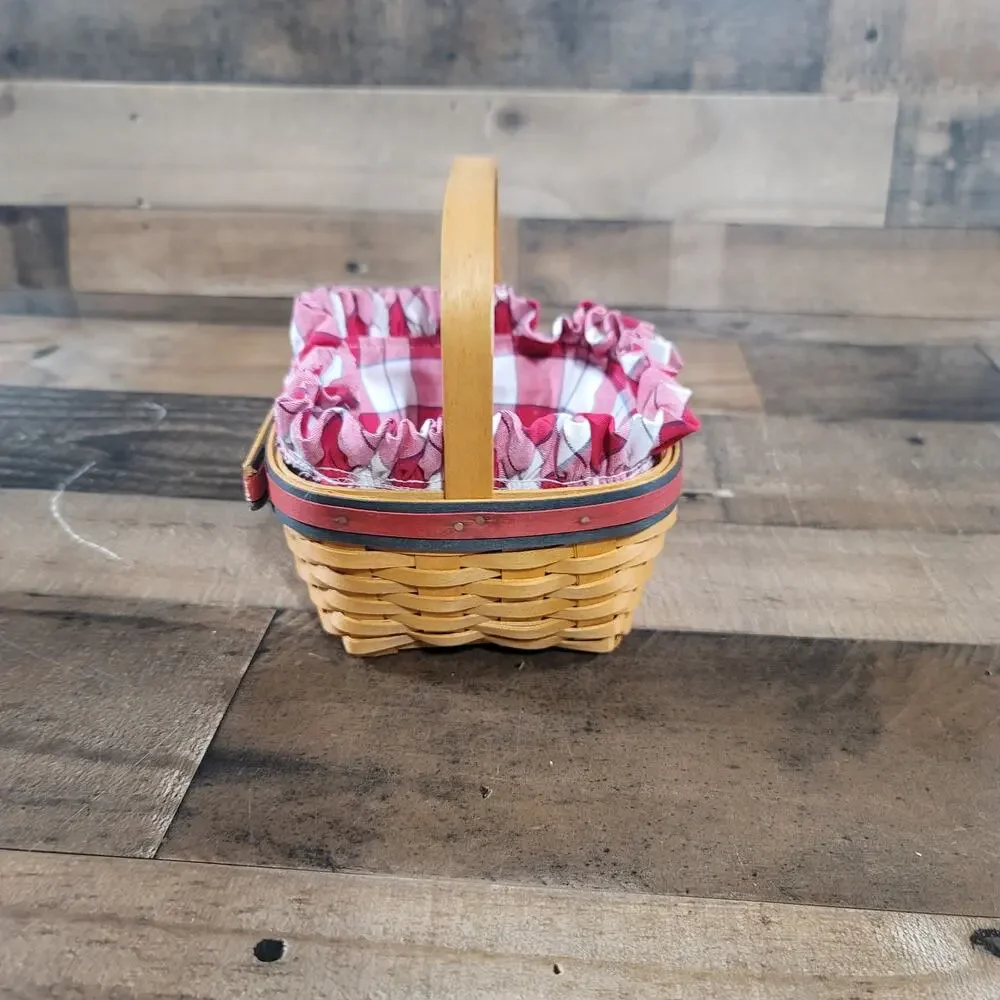 Longaberger 2001 All American Strawberry Basket with Liner & Protector